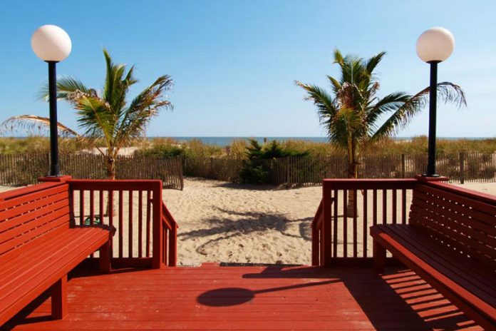 Quality Inn Oceanfront OceanCity Com   Backdeck 696x464 